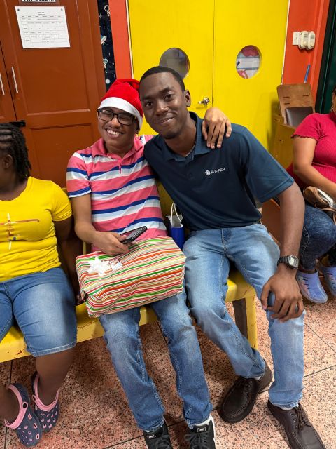 Puffer Guyana Holiday Cheer